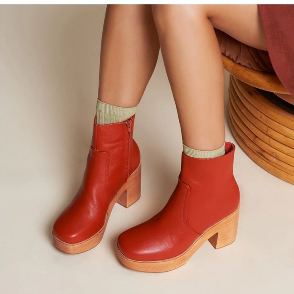 Charlotte Stone Paz boot never worn brand new sold out color online Sienna